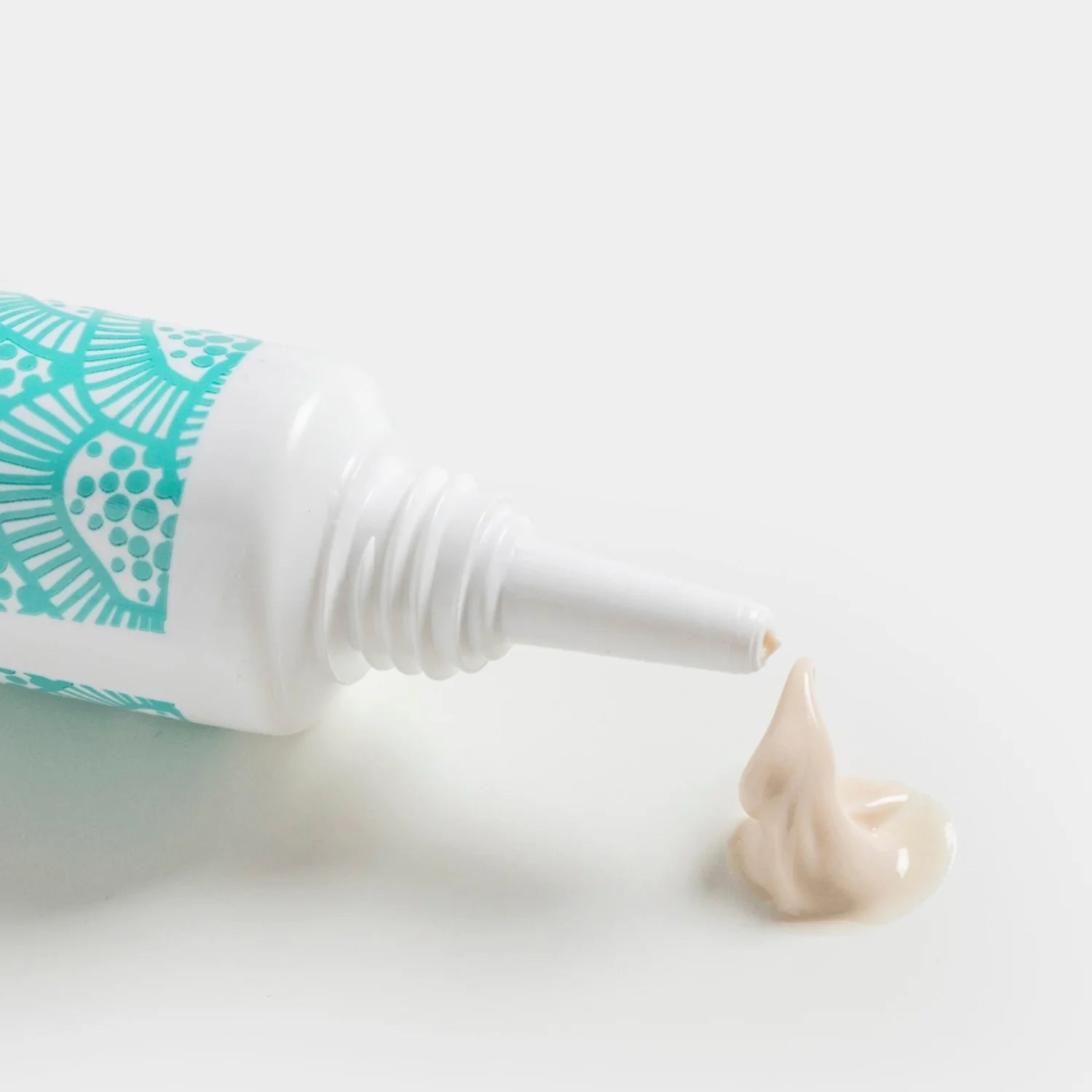 Eye Contour Age Defiance with Brown Seaweed