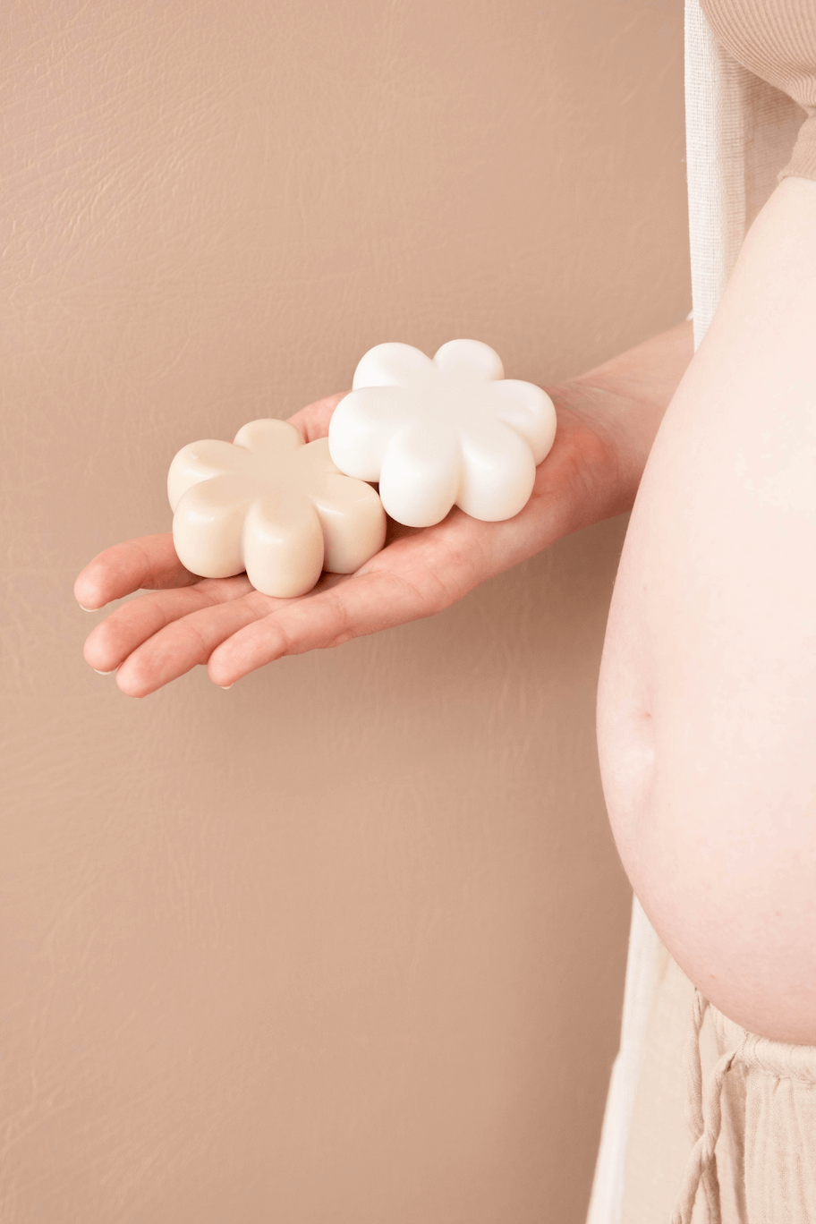 Dermatological cleansing bar - Sweet almond fragrance