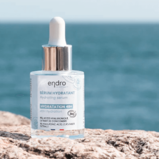 Hydrating serum for dry skin, featuring natural moisturisers, part of a clean beauty French skincare routine.